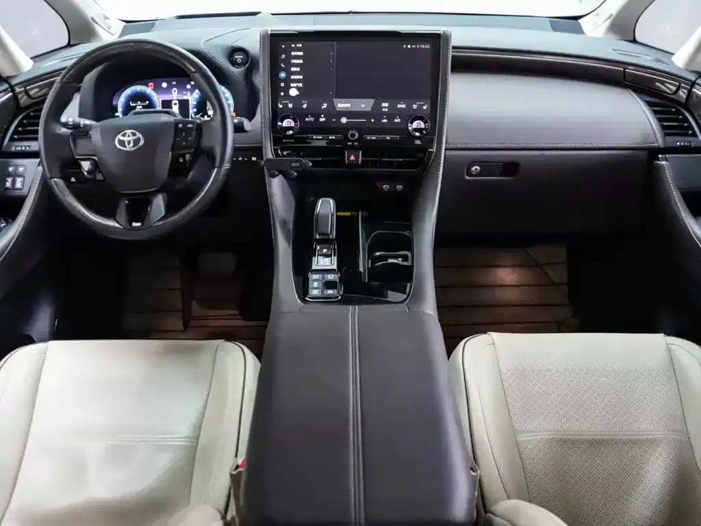 Toyota Alphard — фото 10