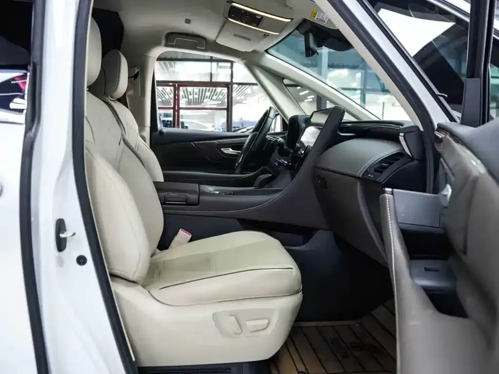Toyota Alphard — фото 5