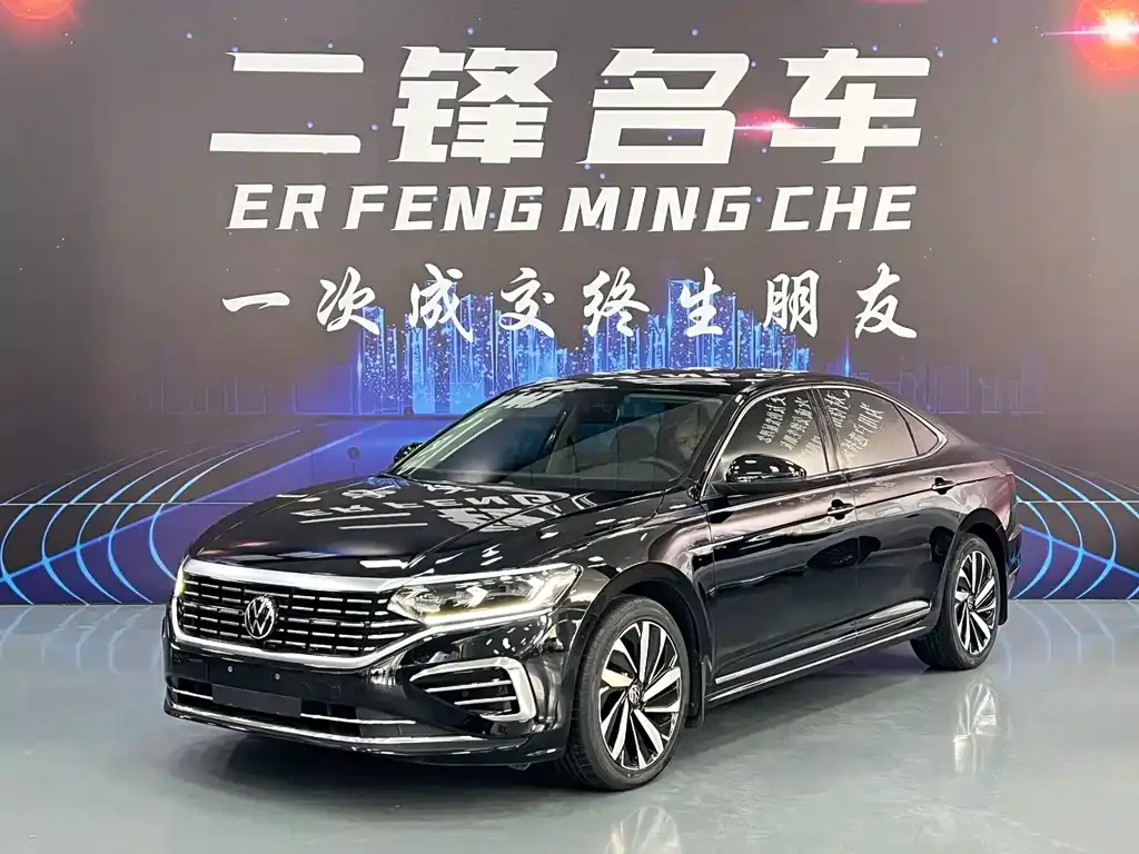 Volkswagen Passat — фото 1