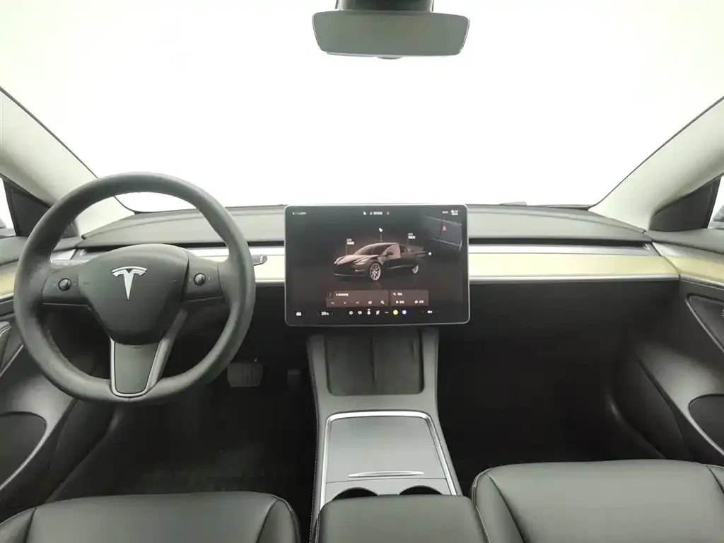 Tesla Model 3 — фото 8