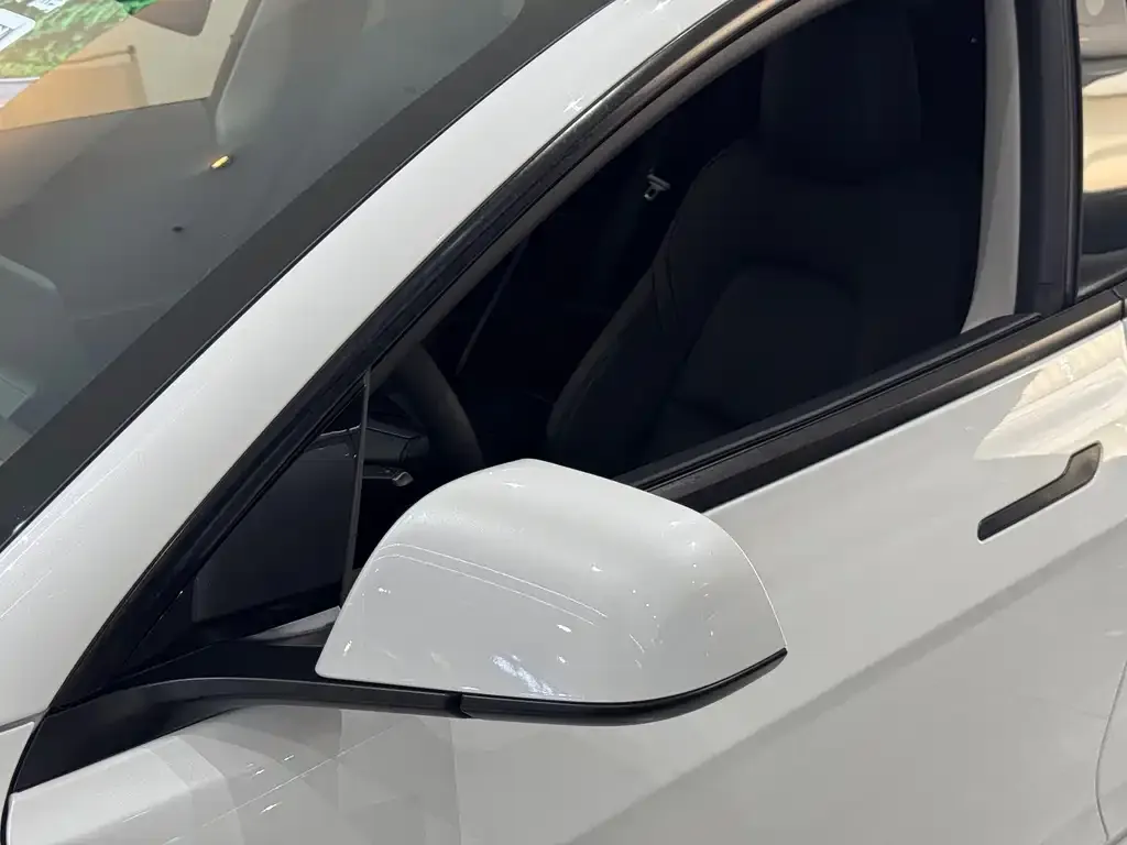 Tesla Model 3 — фото 10