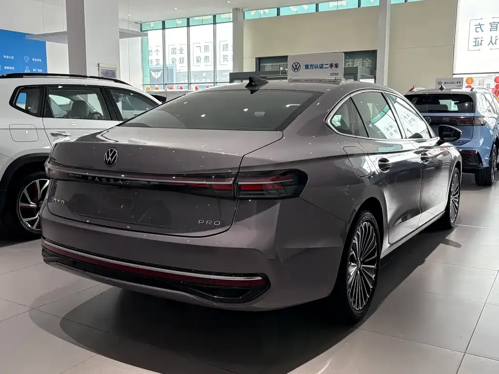 Volkswagen Passat — фото 9