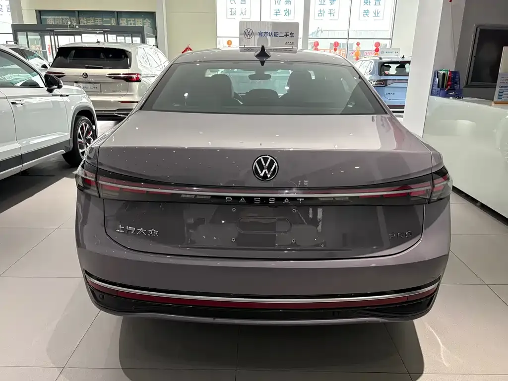 Volkswagen Passat — фото 7