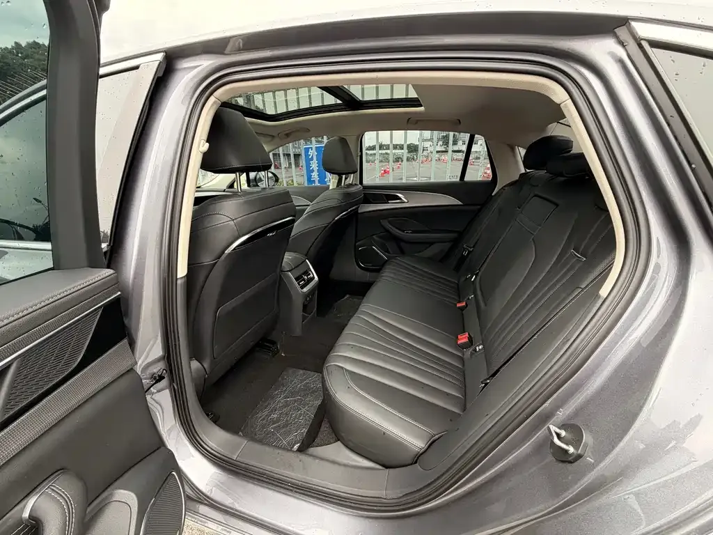 Hongqi H5 2024 из CN, фото 4
