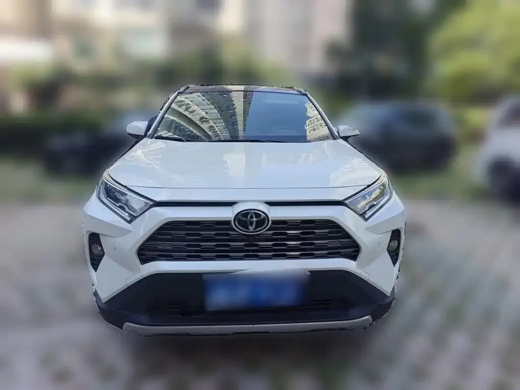 Toyota RAV4 — фото 2