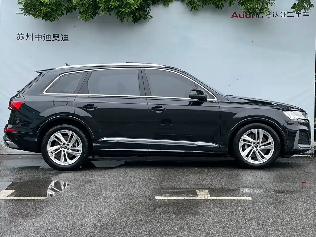 Audi Q7 2023 из CN, фото 9