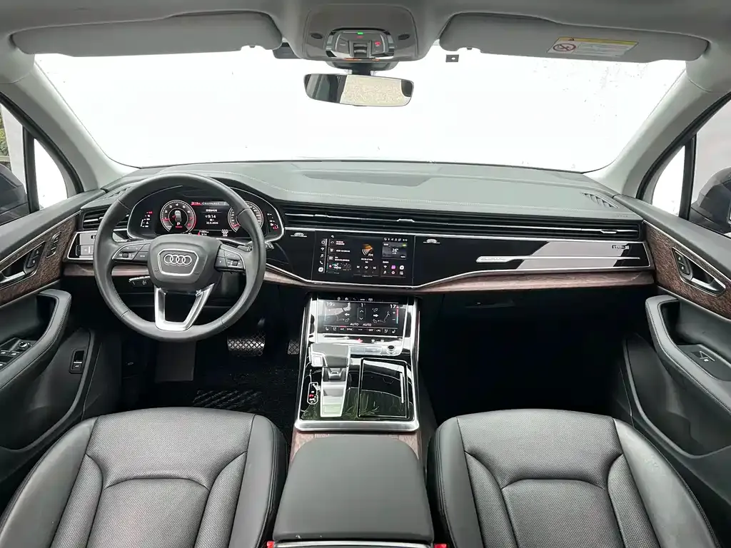 Audi Q7 2023 из CN, фото 8