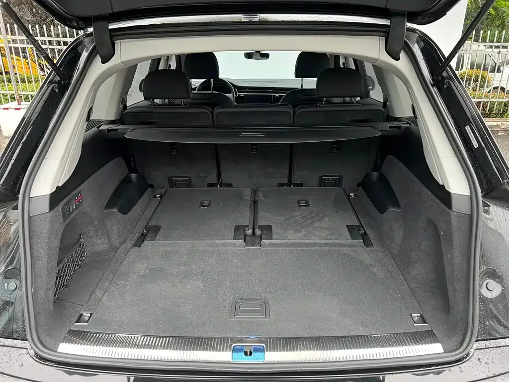 Audi Q7 2023 из CN, фото 6