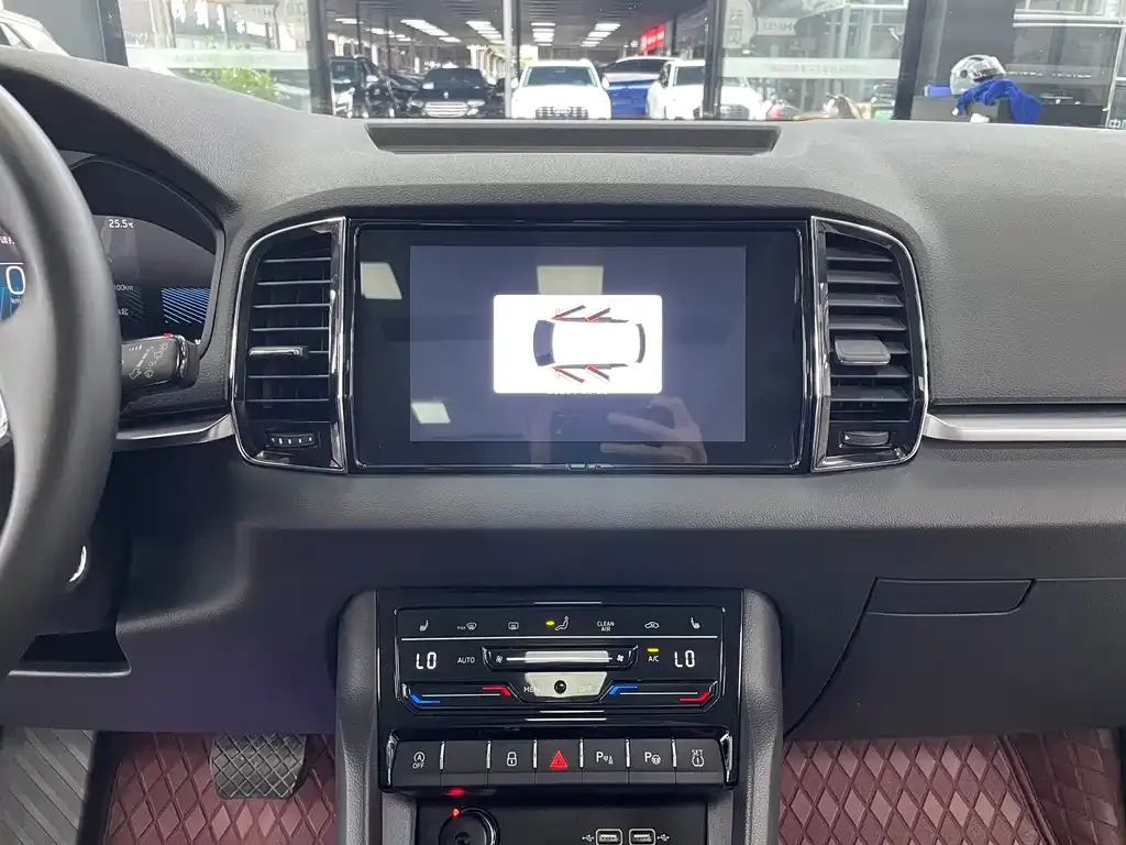 Skoda Karoq — фото 10