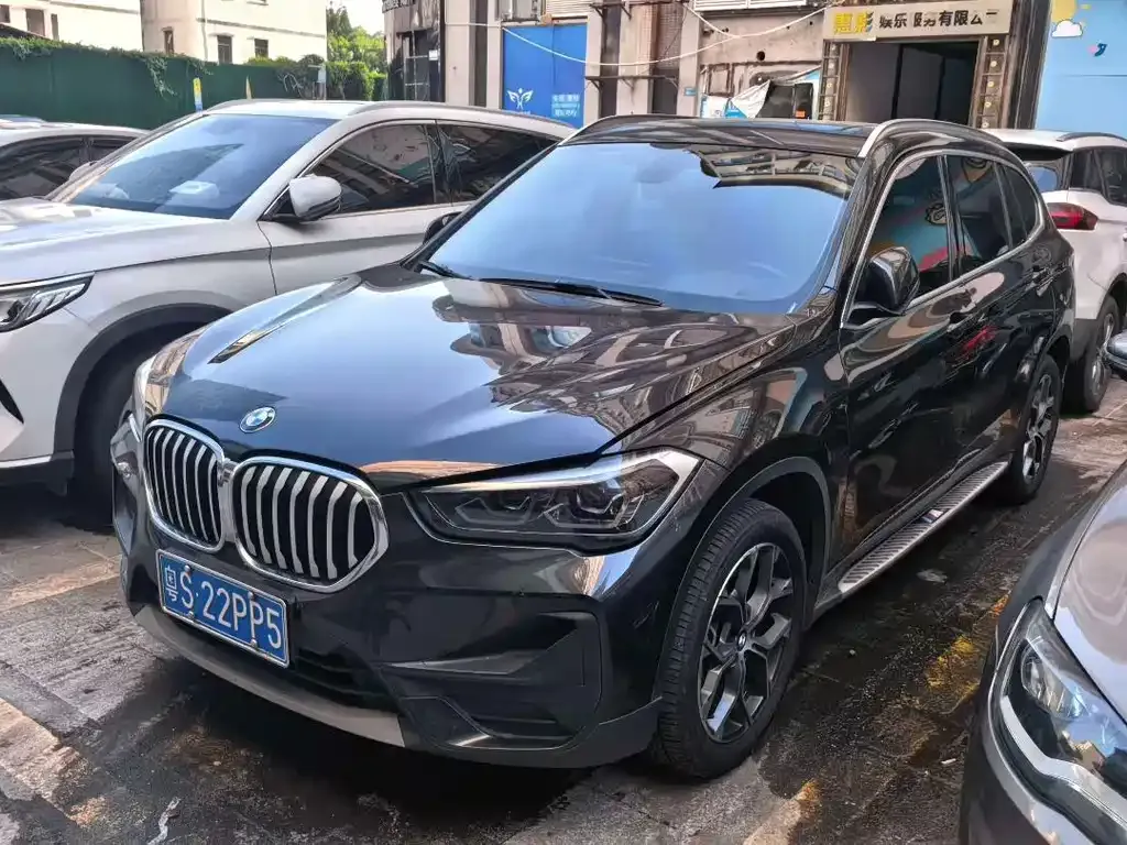 BMW X1 — фото 1