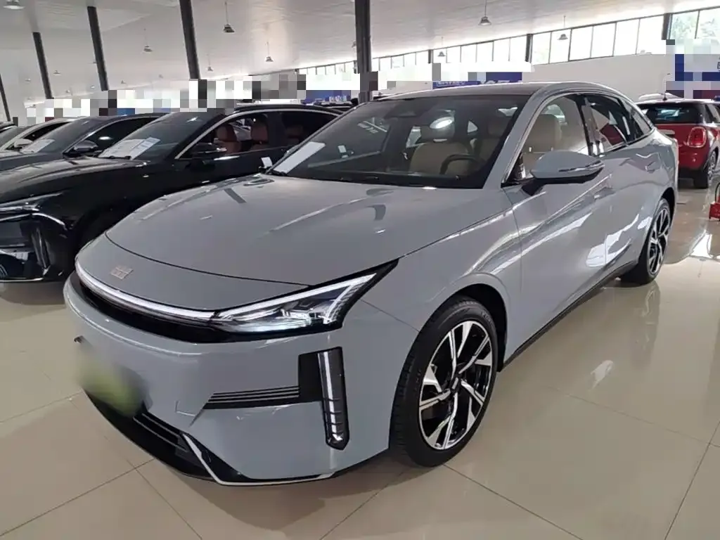 Geely Galaxy L6 — фото 1