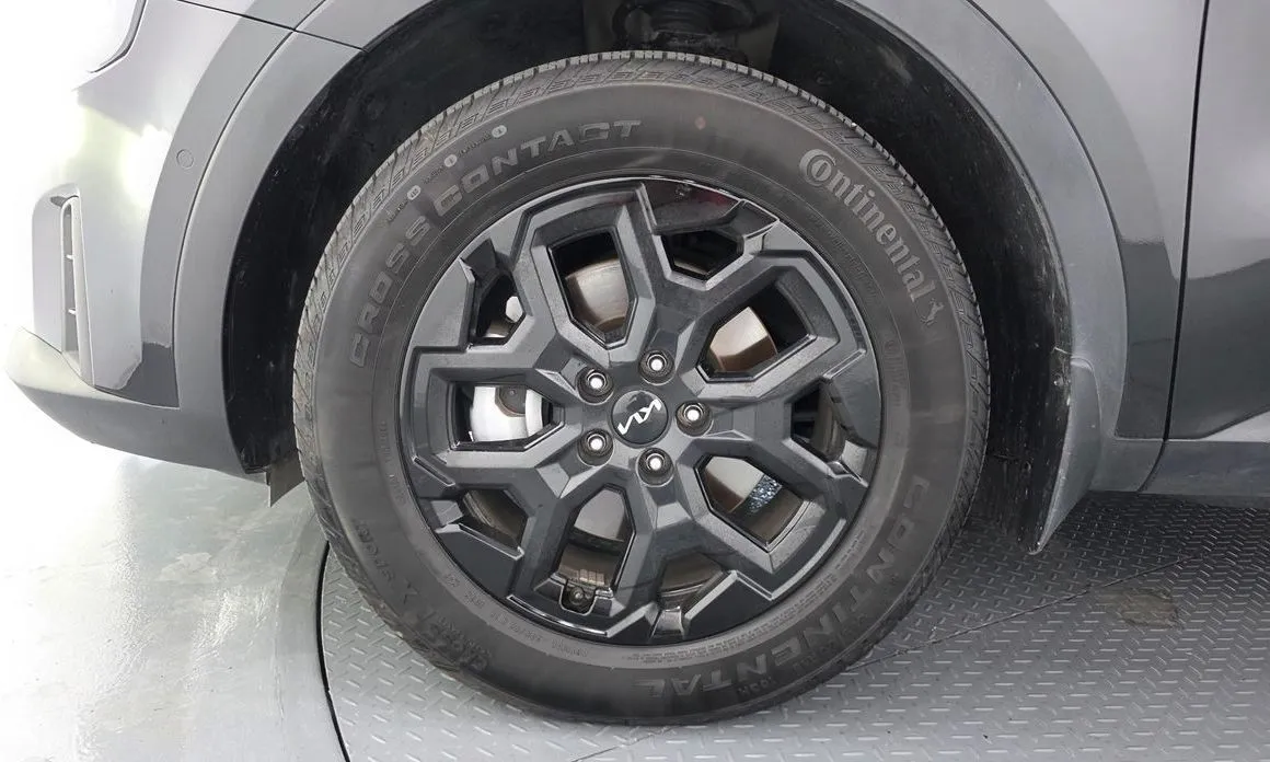 Kia Sorento — фото 6