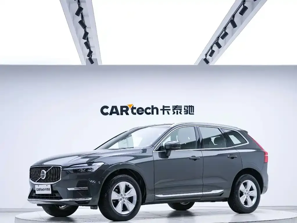 Volvo XC60 — фото 1