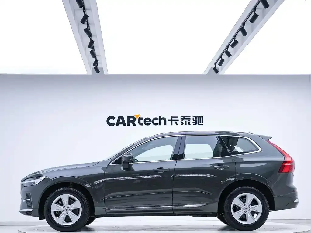 Volvo XC60 — фото 10