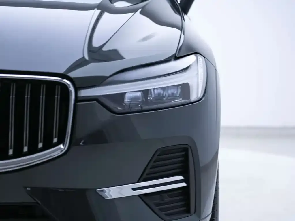 Volvo XC60 — фото 5