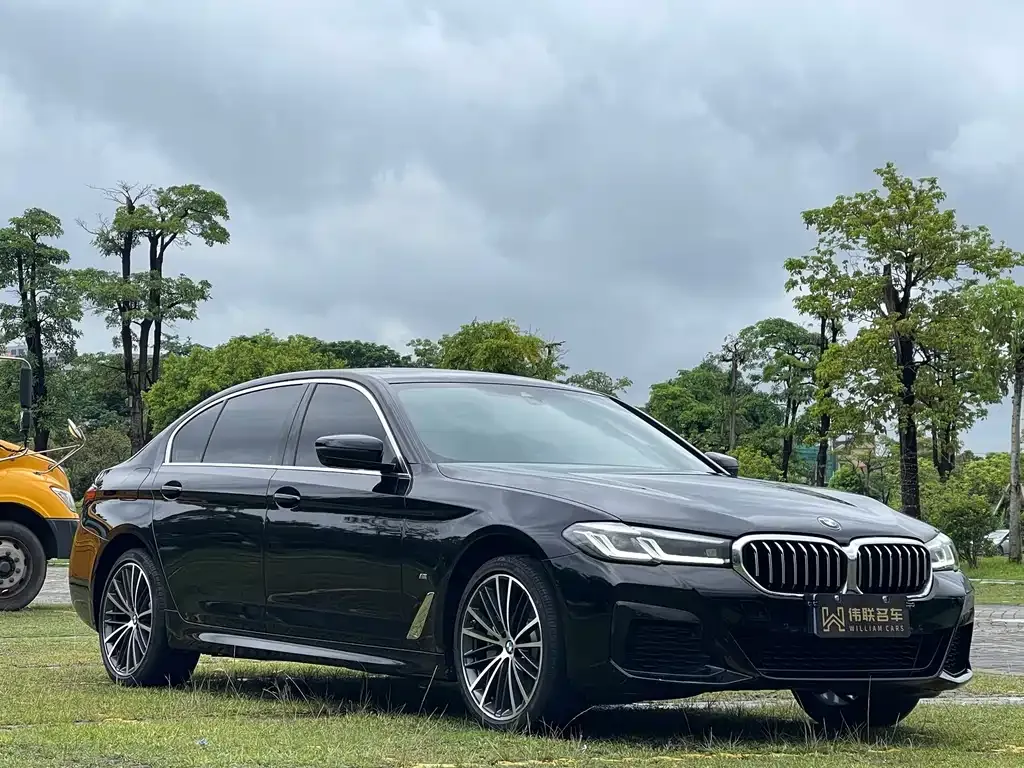 BMW 5 Series — фото 4