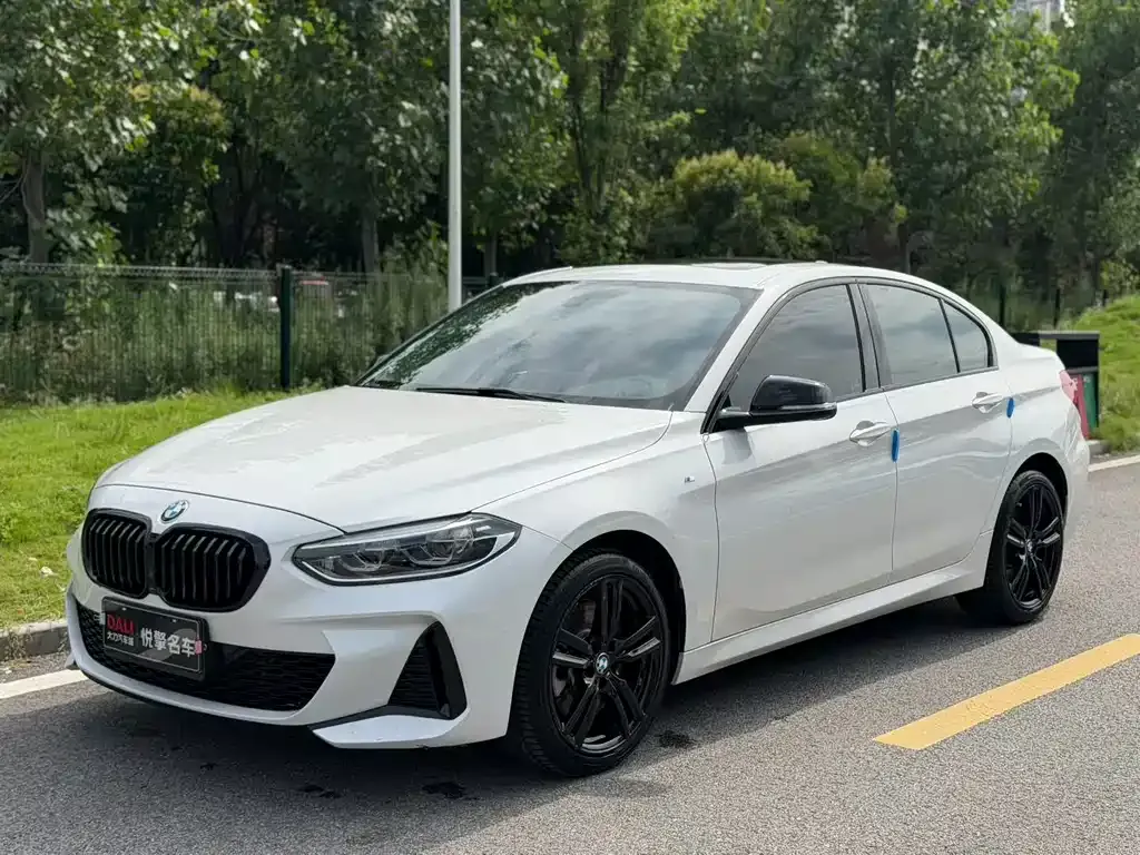 BMW 1 Series — фото 1