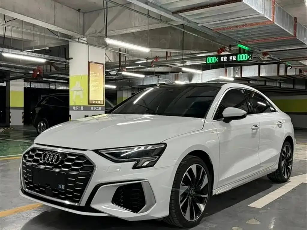Audi A3 — фото 1