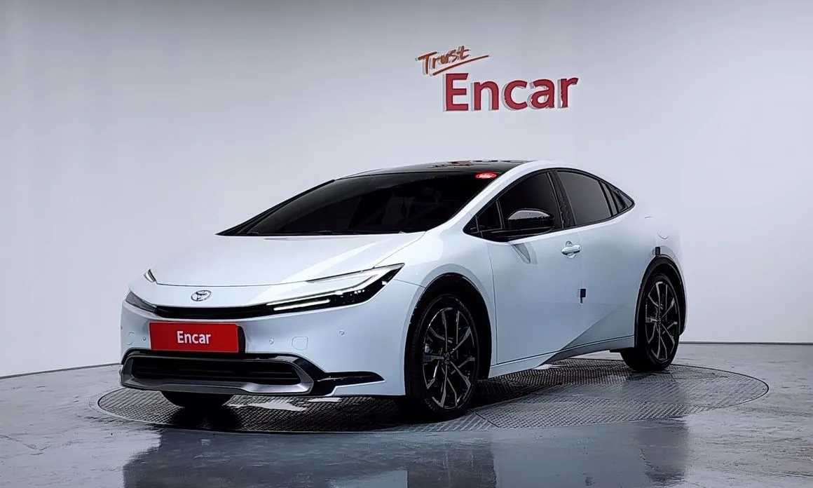 Toyota Prius — фото 1