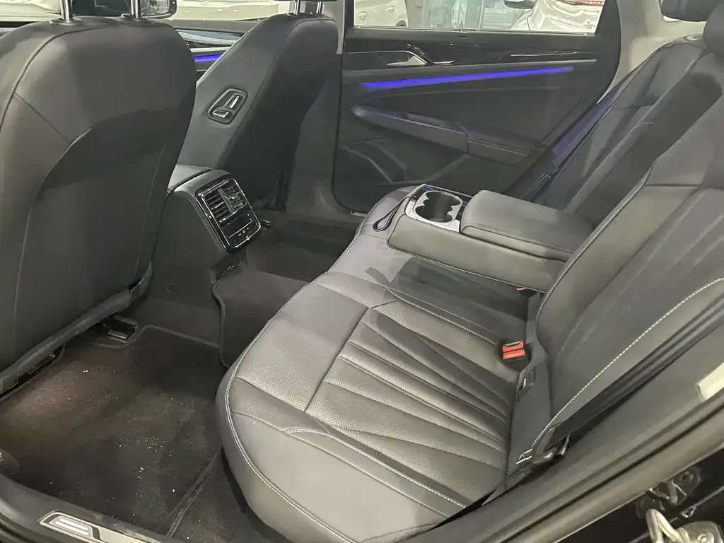 Volkswagen Passat — фото 7