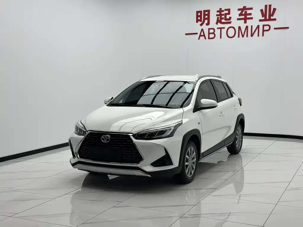 Toyota Yaris L — фото 3