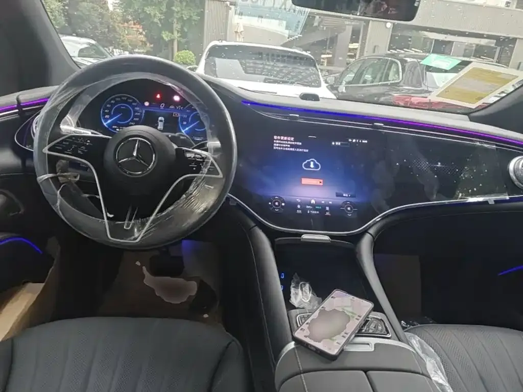 Mercedes-Benz EQS SUV — фото 3