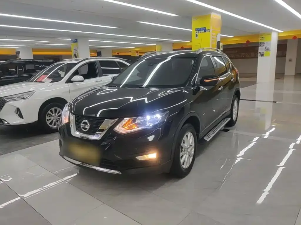Nissan X-Trail — фото 1