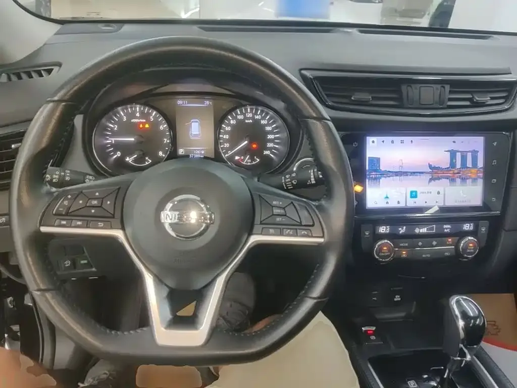 Nissan X-Trail — фото 10