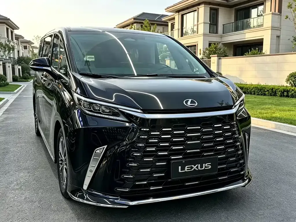 Lexus LM — фото 1