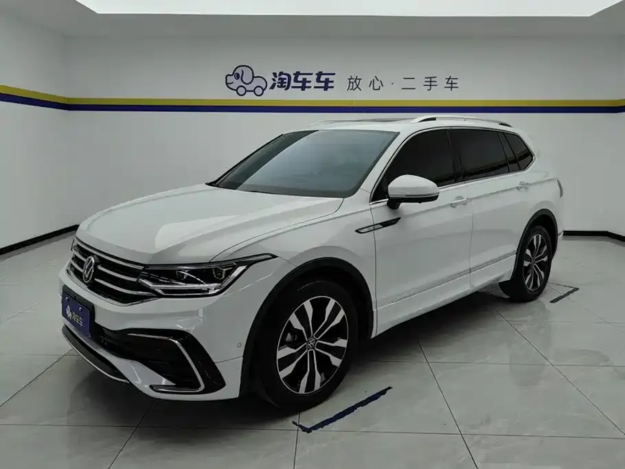 Volkswagen Tiguan L — фото 1