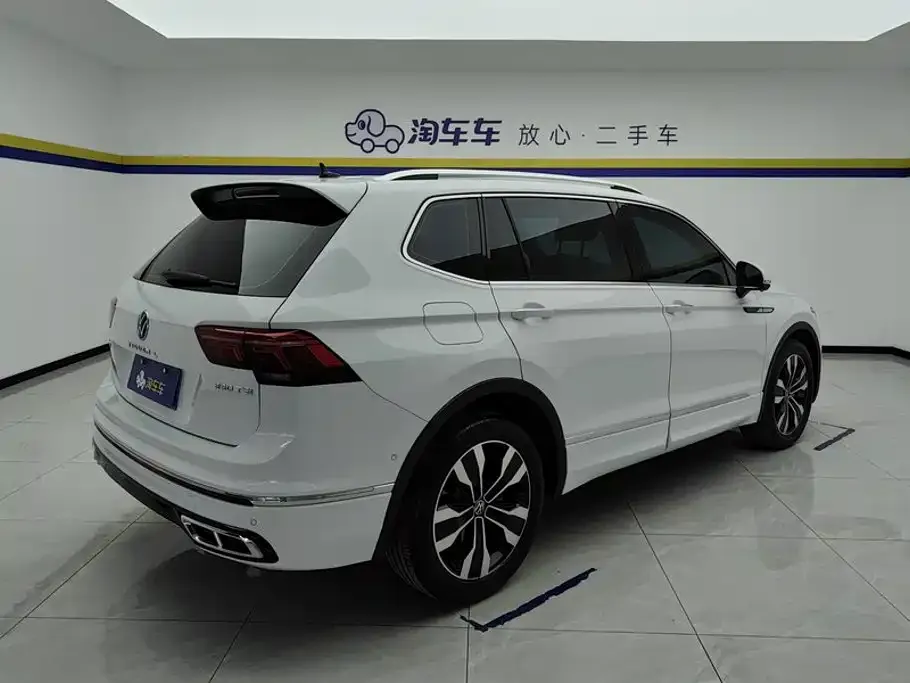 Volkswagen Tiguan L — фото 6