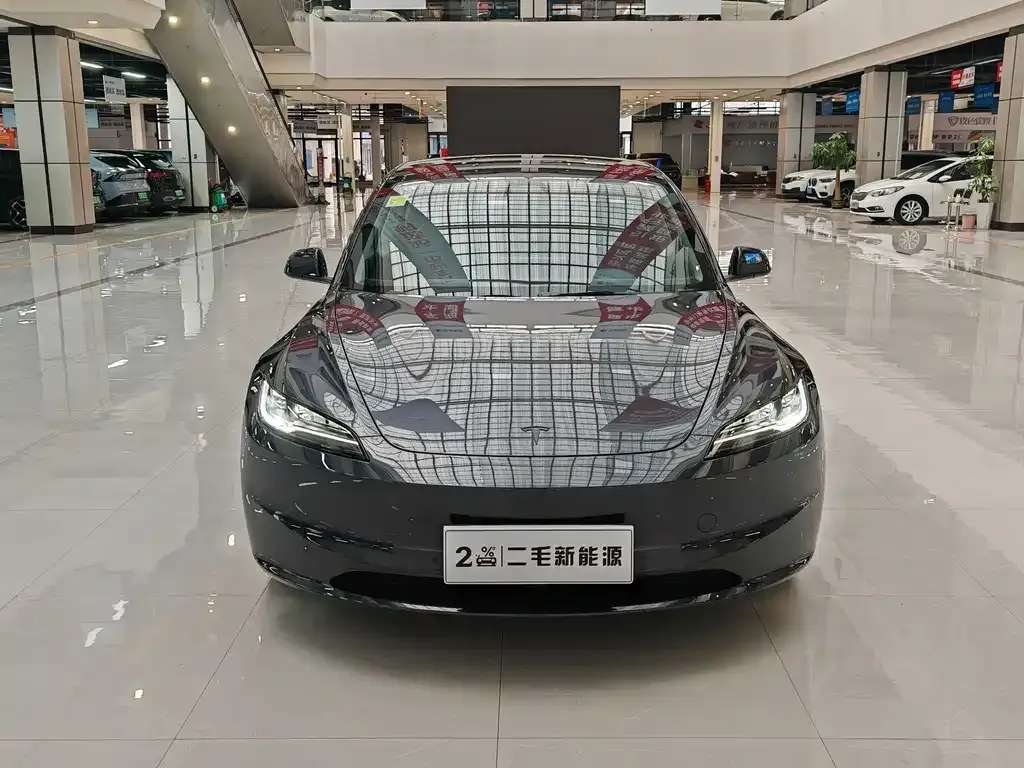 Tesla Model 3 — фото 8