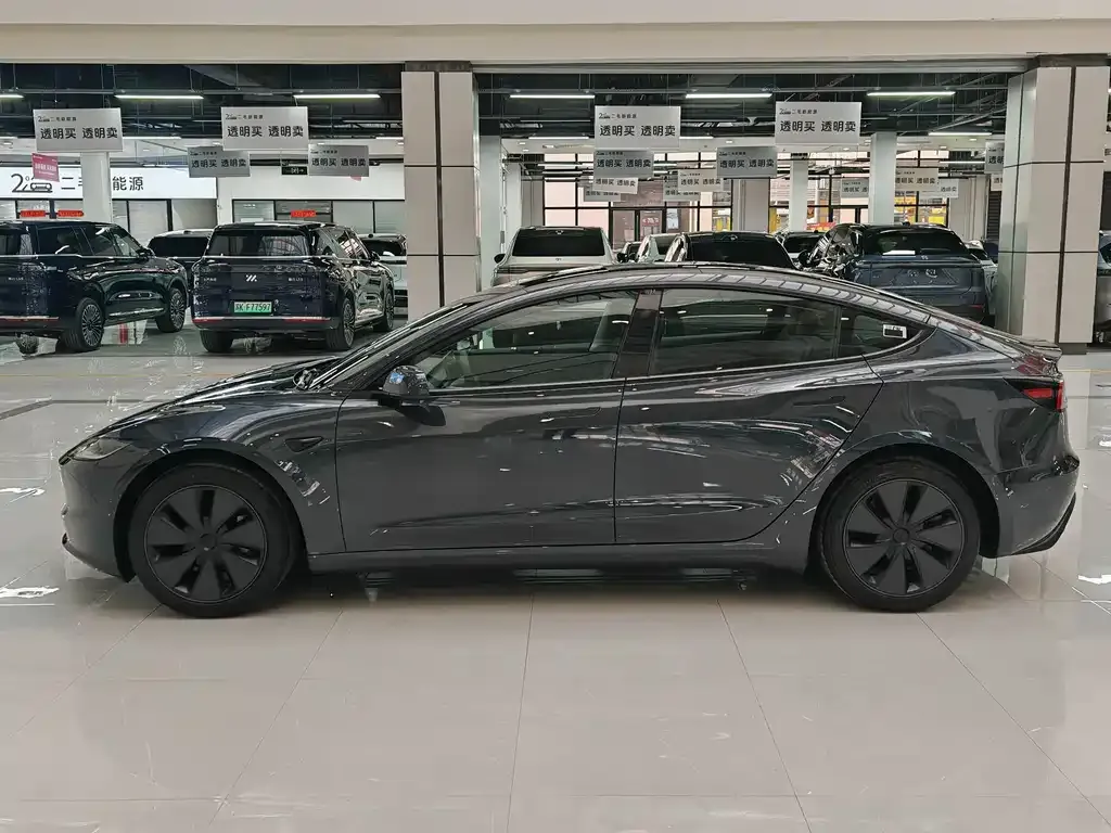 Tesla Model 3 — фото 4