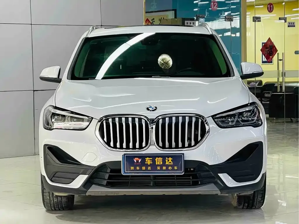BMW X1 — фото 10