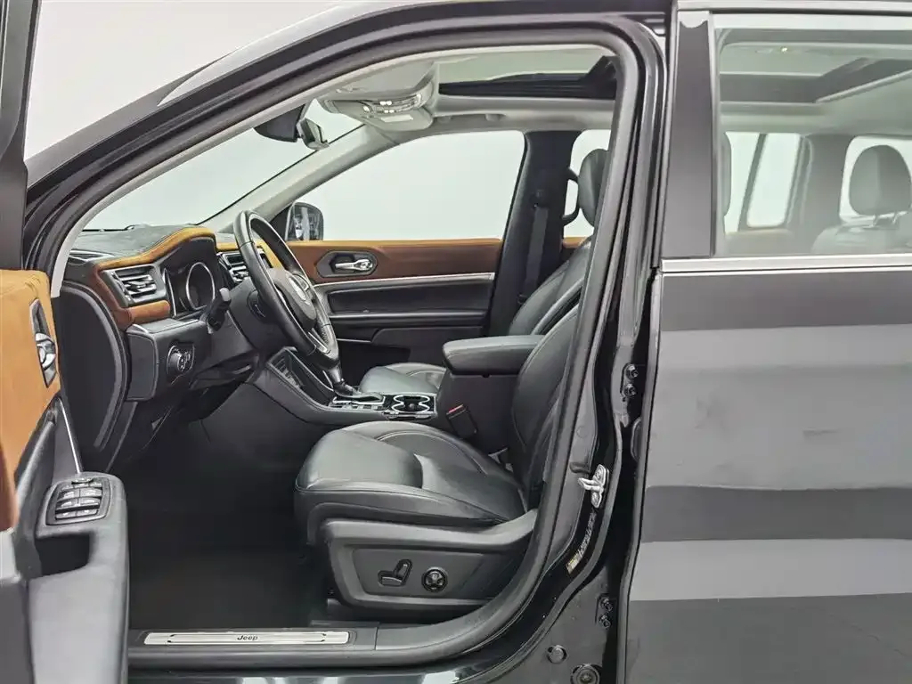 Jeep Grand Commander 2022 из CN, фото 7