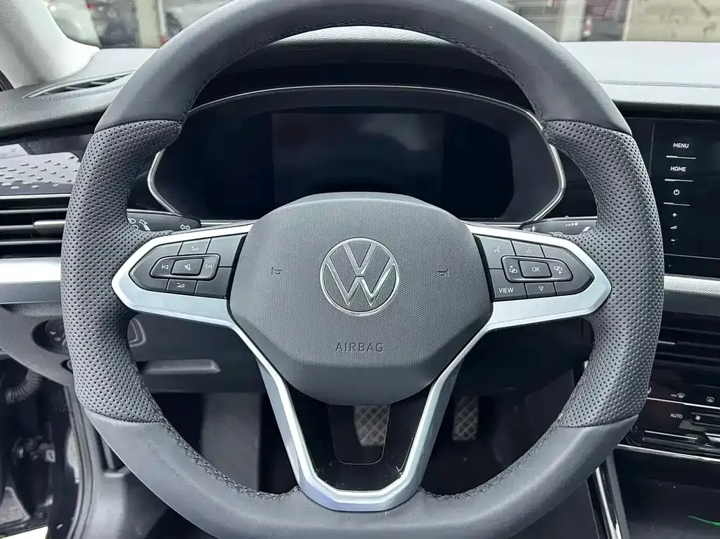 Volkswagen Passat — фото 10