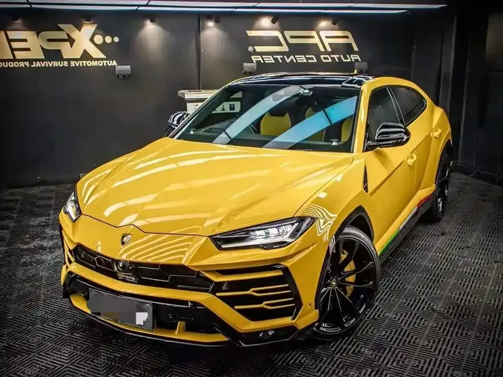 Lamborghini Urus — фото 1