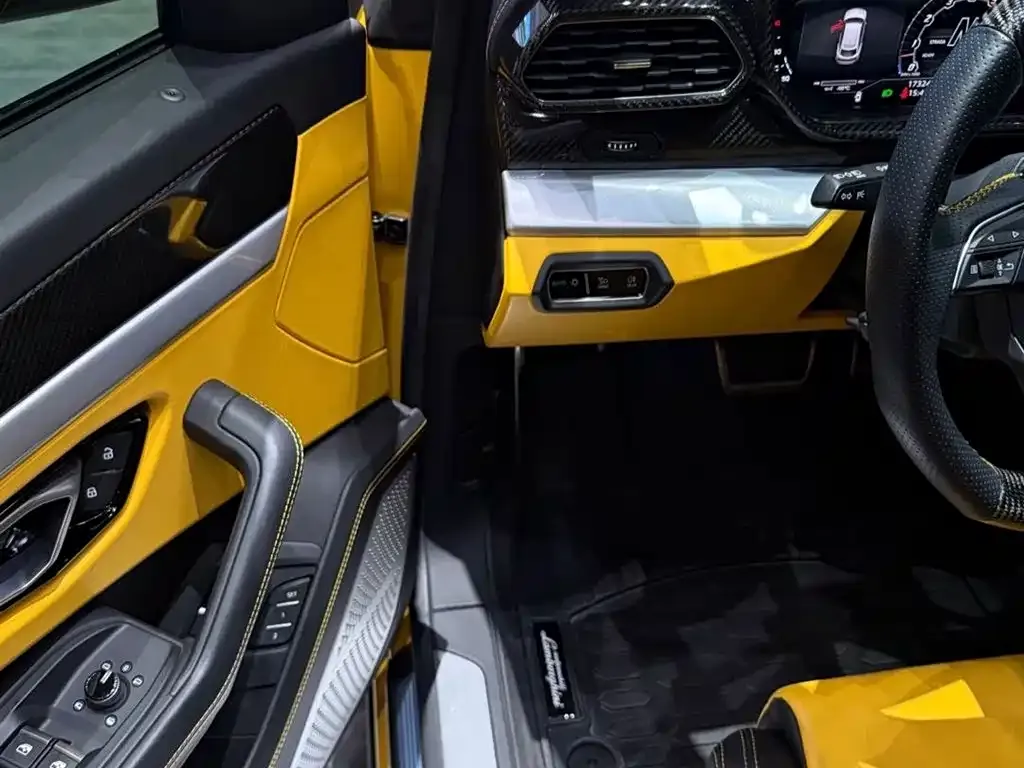 Lamborghini Urus — фото 9
