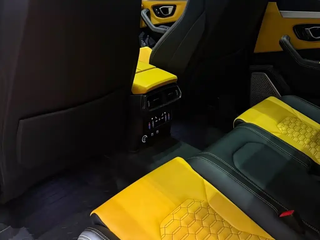 Lamborghini Urus — фото 7