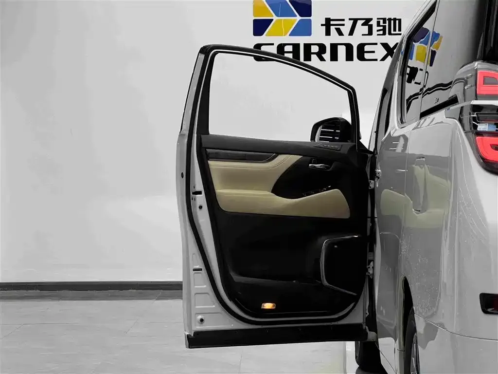 Toyota Vellfire 2021 из CN, фото 3
