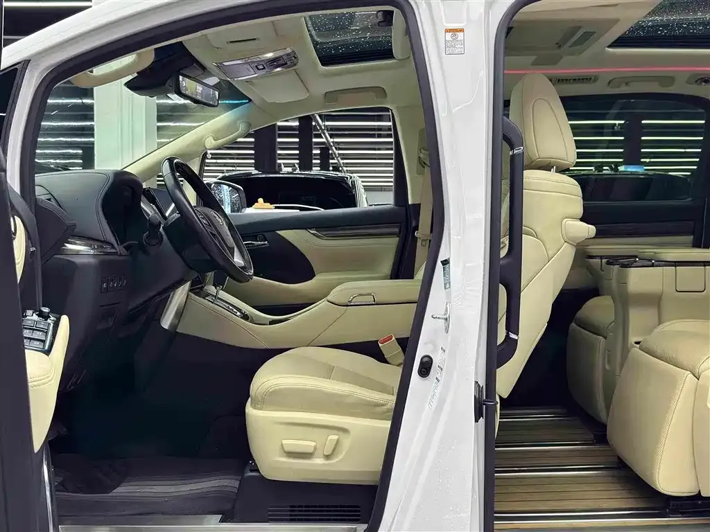 Toyota Vellfire 2021 из CN, фото 6