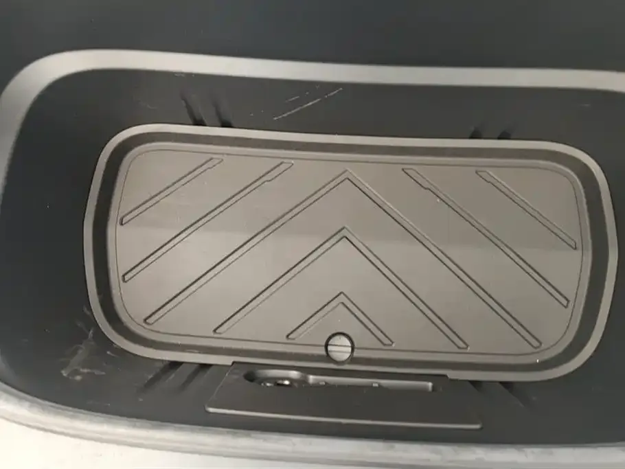 Tesla Model Y L — фото 4