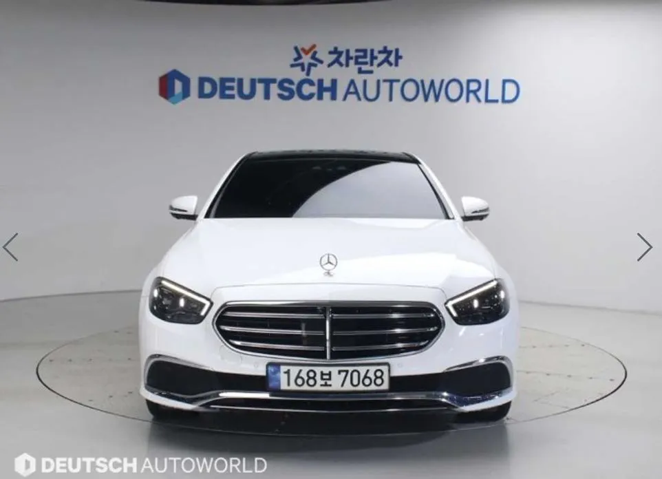 Mercedes-Benz E-Class — фото 1