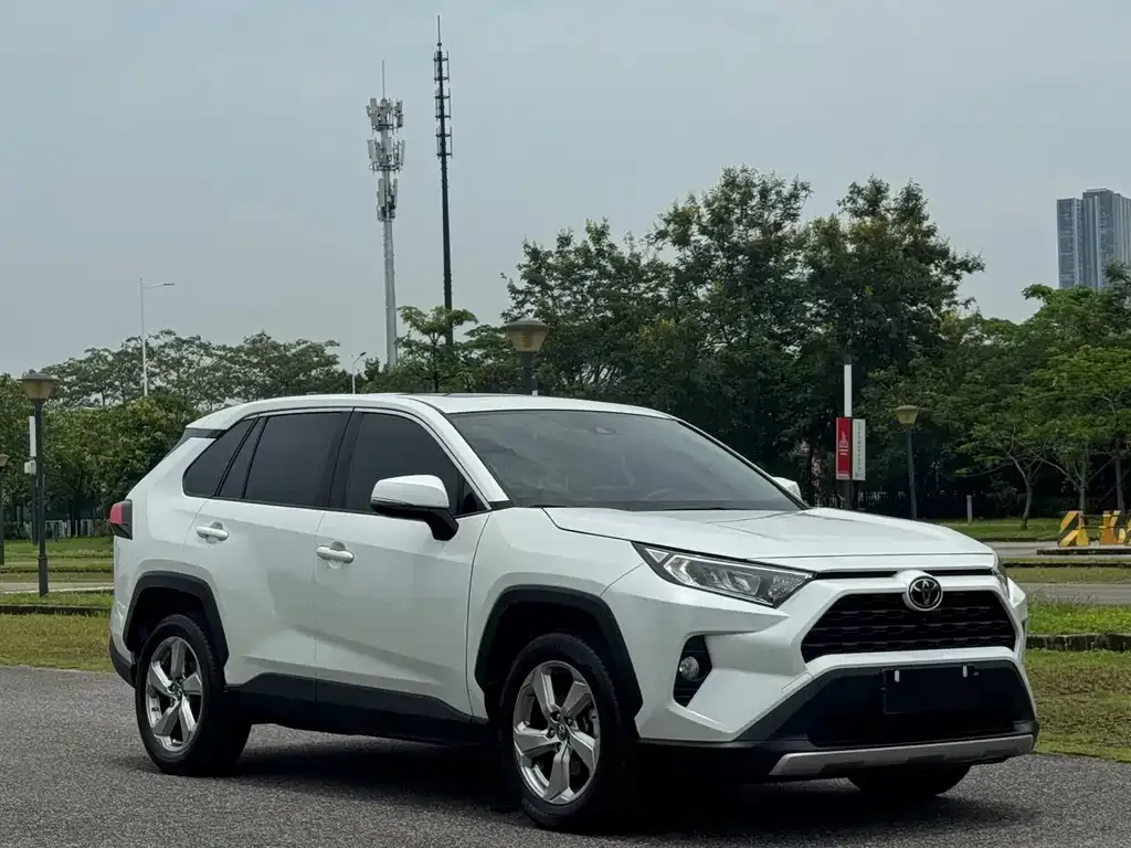 Toyota RAV4 2023 из CN, фото 7