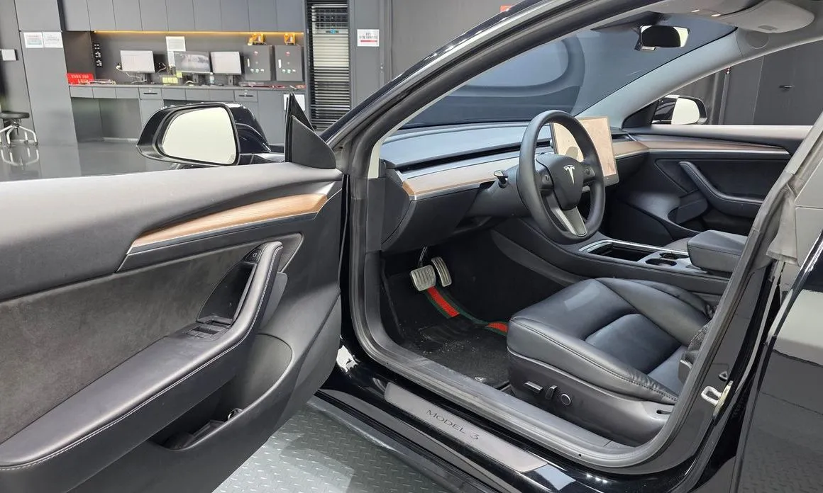 Tesla Model 3 — фото 10