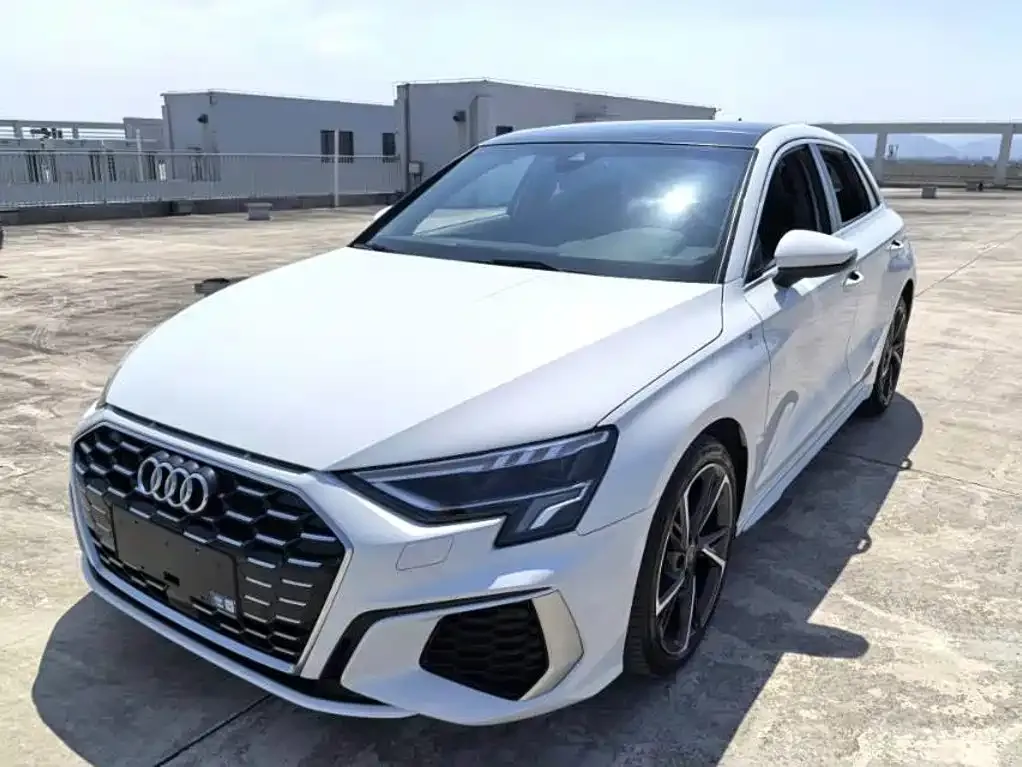 Audi A3 — фото 1