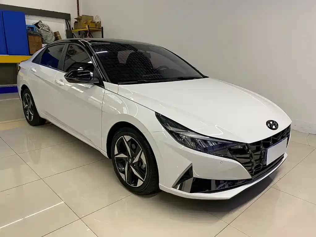 Hyundai Elantra — фото 5