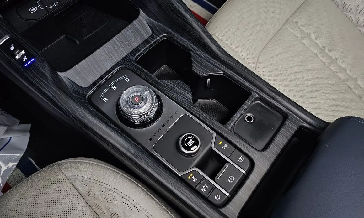 Kia Sorento — фото 4