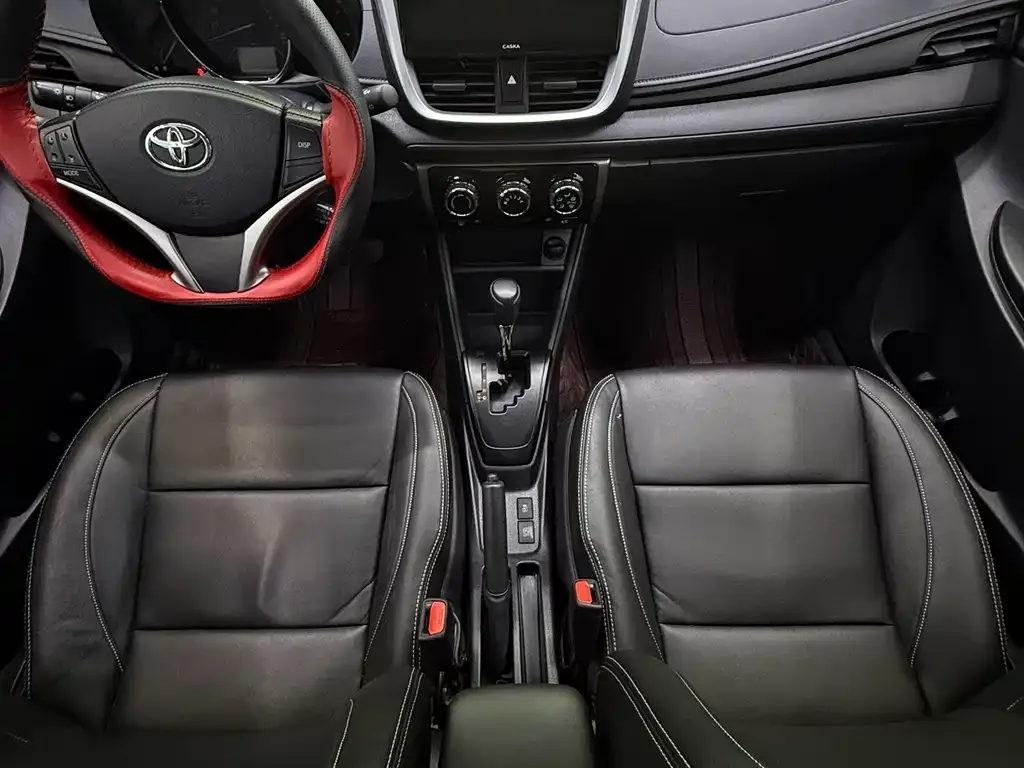 Toyota Yaris L — фото 9