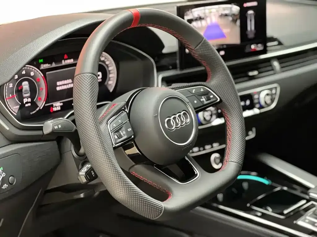 Audi A4L — фото 5